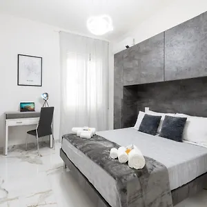 8-minutes-from-the-centre-a-c-wi-fi-and-netflix.it-romehotels.com/